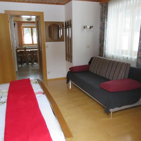 Haus Buchsteiner アパート